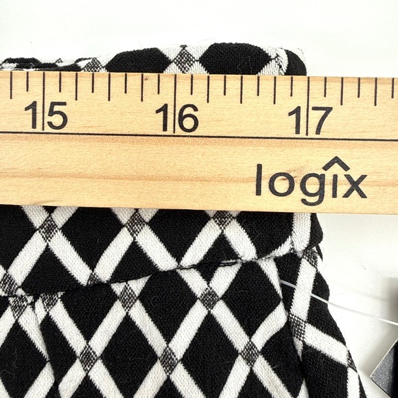 NWT INC International Concepts Women's Black White Diamond Print Shorts Size 12 - Picture 9 of 13